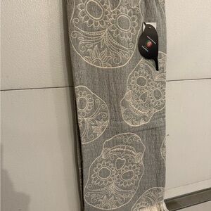 Gray  Skull day of dead throw blanket NEW NWT